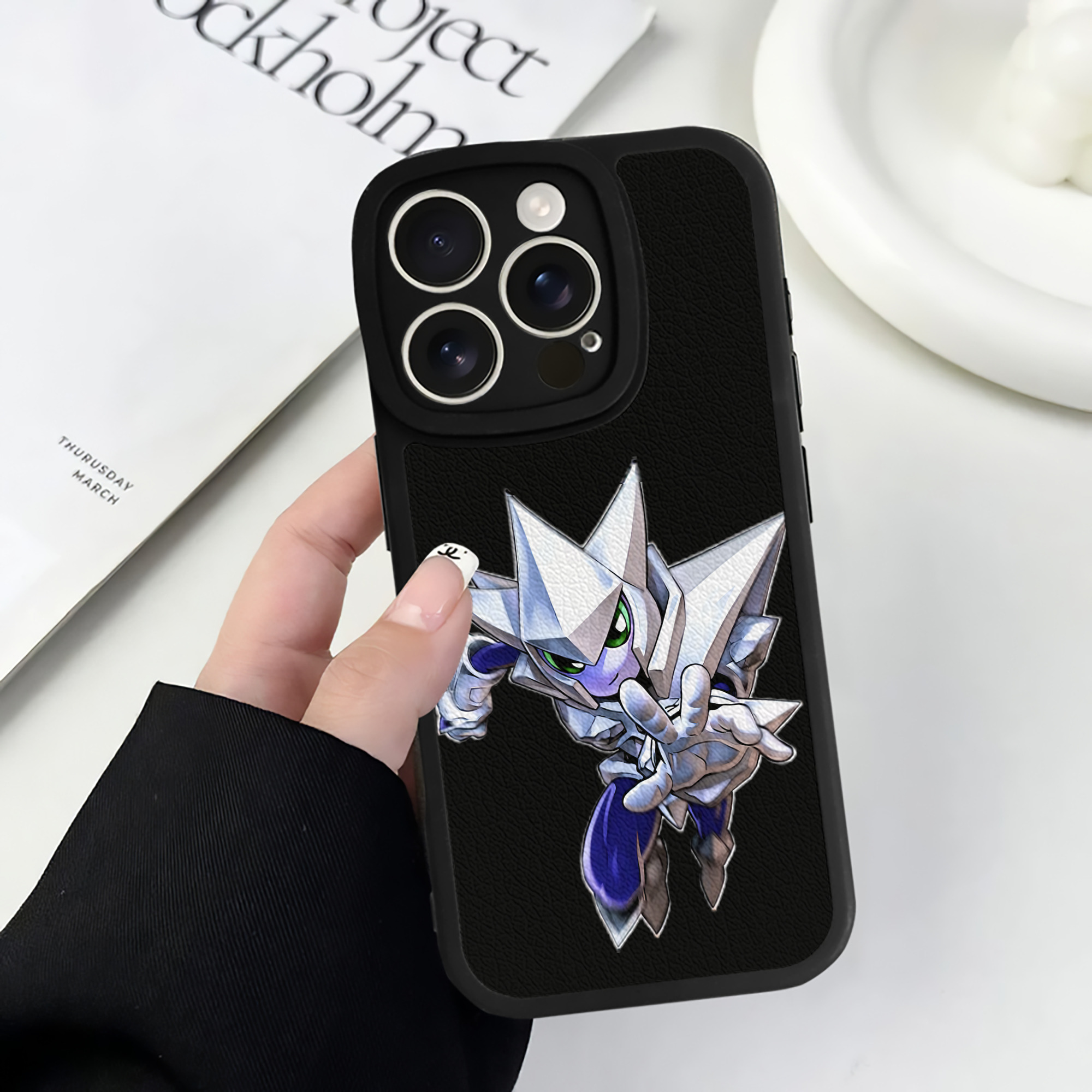 （画像用） 遊☆戯☆王 Yu-Gi-Oh! 【iPhone 16シリーズ対応】シリコンスマホケース（レザー調） 材質：シリコン